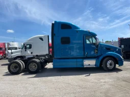 Used 2015 Peterbilt 587 Sleeper in Hialeah, Florida