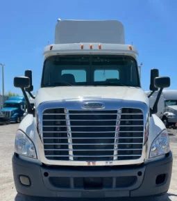 Used 2012 Freightliner Cascadia Day Cab in Hialeah, Florida