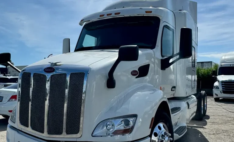 
								Used 2019 Peterbilt 579 Sleeper near Hialeah, Florida full									