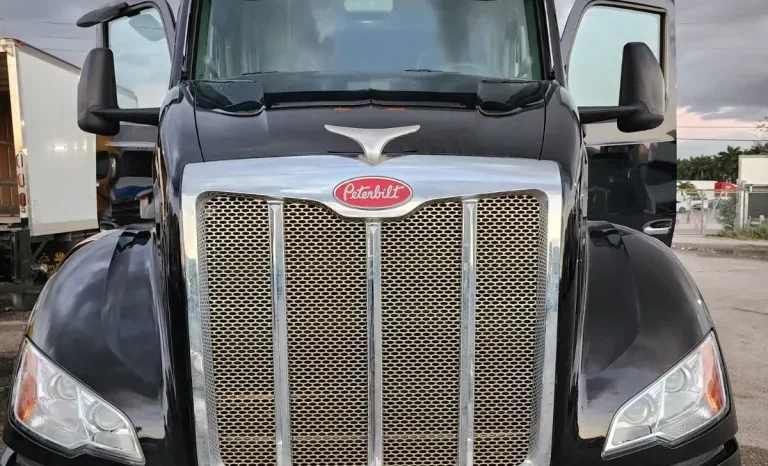 
								Used 2023 Peterbilt 579 Sleeper near Hialeah, Florida full									