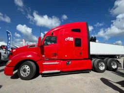 Used 2019 Kenworth T680 Sleeper near Hialeah, Florida