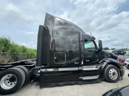 Used 2018 Peterbilt 579 Sleeper near Hialeah, Florida