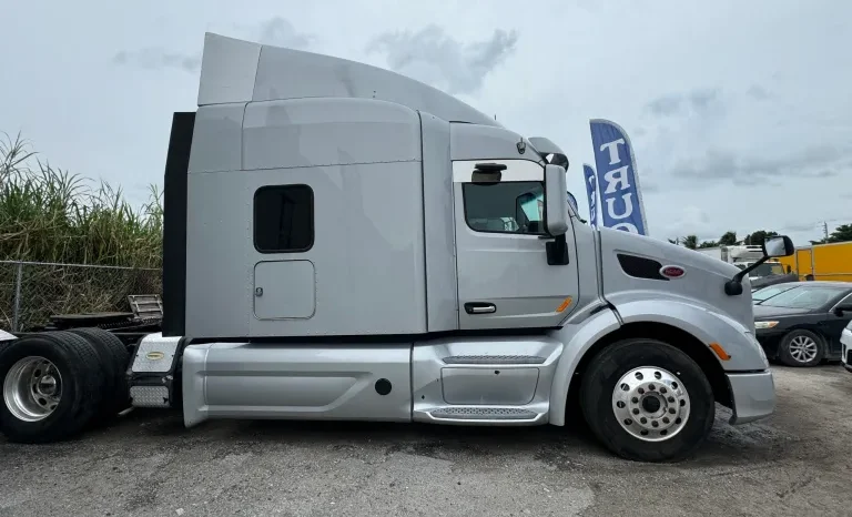 
								Used 2019 Peterbilt 579 Sleeper near Hialeah, Florida full									