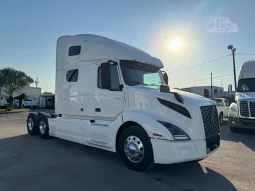 Used 2020 Volvo VNL64T760 Sleeper in Alamo, Texas