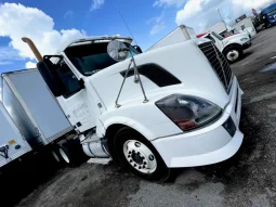 Used 2010 Volvo VNL Day Cab in Hialeah, Florida