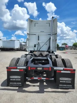 Used 2013 Volvo 780 Sleeper in Hialeah, Florida