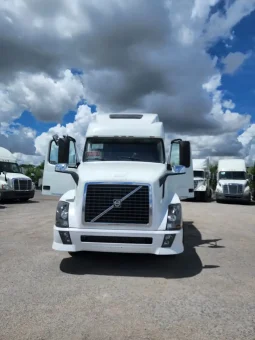 Used 2013 Volvo 780 Sleeper in Hialeah, Florida