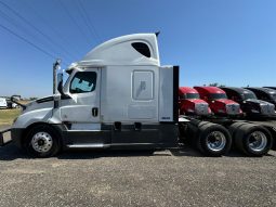 Used 2019 Freightliner Cascadia 126 Sleeper in Von Ormy, Texas