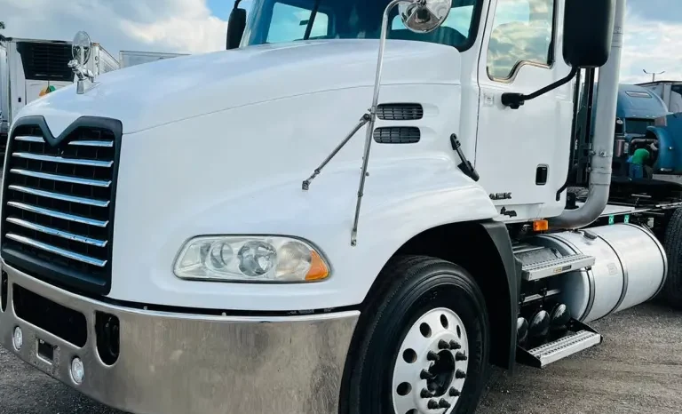 
								Used 2008 Mack Day Cab in Hialeah, Florida full									