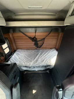 Used 2020 Freightliner Cascadia 126 Sleeper in Von Ormy, Texas