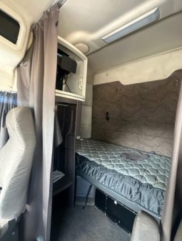 Used 2016 Volvo VNL64t Sleeper in Tampa, Florida