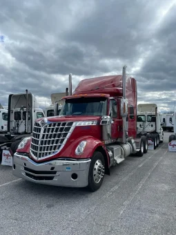 Used 2016 International LONE STAR Sleeper in Hialeah, Florida