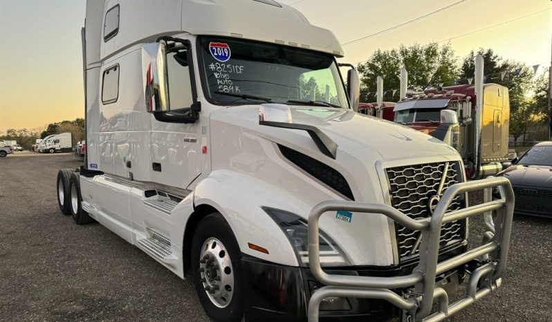 
								Used 2019 Volvo VNL64T860 Sleeper in Von Ormy, Texas full									