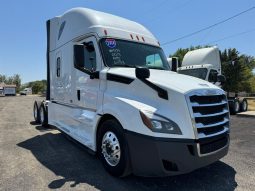 Used 2019 Freightliner Cascadia 126 Sleeper in Von Ormy, Texas