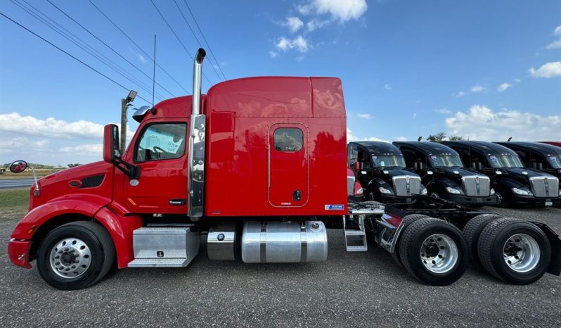 
								Used 2018 Peterbilt 579 Sleeper in Von Ormy, Texas full									