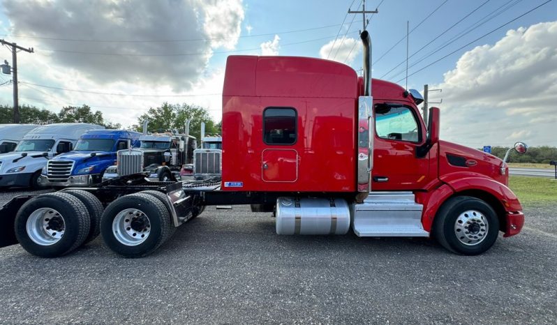 
								Used 2018 Peterbilt 579 Sleeper in Von Ormy, Texas full									