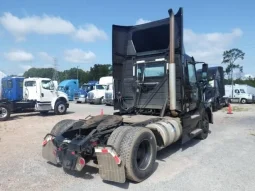 Used 2016 Volvo VNL42T300 Day Cab in Alamo, Texas