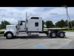 New 2025 Kenworth W900 Sleeper in LLC – Fort Pierce Florida