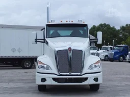 New 2025 Kenworth T680 Day Cab in Naples, Florida