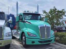 New 2025 Kenworth T680 Day Cab in Naples, Florida