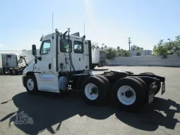 2018 Freightliner Cascadia 125 Day Cab in Fontana, California