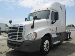 Used 2016 Freightliner Cascadia 125 Sleeper in Fontana, California