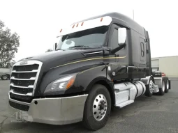 Used 2020 Freightliner Cascadia 126 Sleeper in Fontana, California