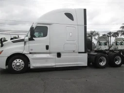 Used 2020 Freightliner Cascadia 126 Sleeper in Fontana, California