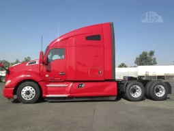 Used 2020 Kenworth T680 Sleeper in Fontana, California