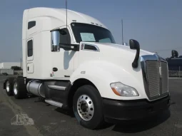 Used 2016 Kenworth T680 Sleeper in Fontana, California