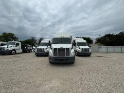 Used 2017 Freightliner Cascadia 113 Sleeper in Red Oak Texas