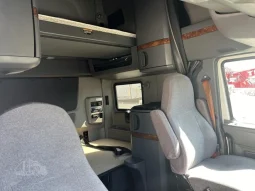 Used 2020 International LT Sleeper in Fontana, California