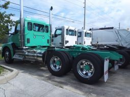 New 2025 Kenworth T680 Day Cab in Naples, Florida