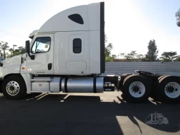 Used 2019 Freightliner Cascadia 125 Sleeper in Fontana, California