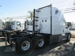 Used 2016 Freightliner Cascadia 125 Sleeper in Fontana, California