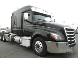 Used 2020 Freightliner Cascadia 126 Sleeper in Fontana, California