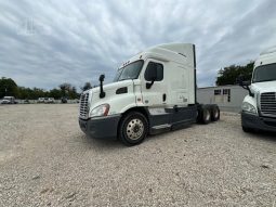 Used 2017 Freightliner Cascadia 113 Sleeper in Red Oak Texas