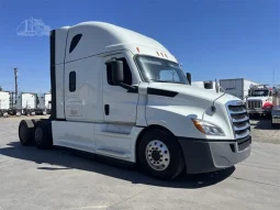 Used 2021 Freightliner Cascadia 126 Sleeper in Fontana, California