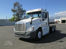 2018 Freightliner Cascadia 125 Day Cab in Fontana, California