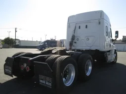 Used 2019 Freightliner Cascadia 125 Sleeper in Fontana, California