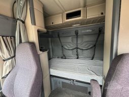 Used 2017 Freightliner Cascadia 113 Sleeper in Red Oak Texas