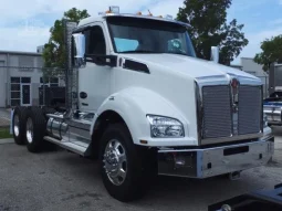 New 2025 Kenworth T880 Day Cab in Naples, Florida