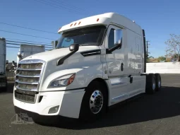 Used 2019 Freightliner Cascadia 126 Sleeper in Fontana, California