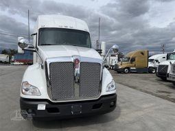 Used 2019 Kenworth T680 Sleeper in Fontana, California