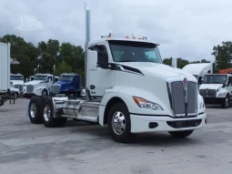 New 2025 Kenworth T680 Day Cab in Naples, Florida