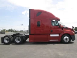 Used 2020 Freightliner Cascadia 126 Sleeper in Fontana, California