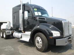 Used 2021 Kenworth T880 Sleeper in Fontana, California