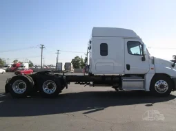 Used 2019 Freightliner Cascadia 125 Sleeper in Fontana, California