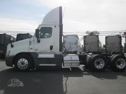 Used 2018 Freightliner Cascadia 125 Day Cab in Fontana, California