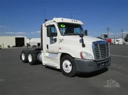 2018 Freightliner Cascadia 125 Day Cab in Fontana, California